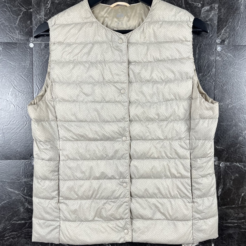 Uniqlo Women's Beige Ultra Light Down Vest Medium